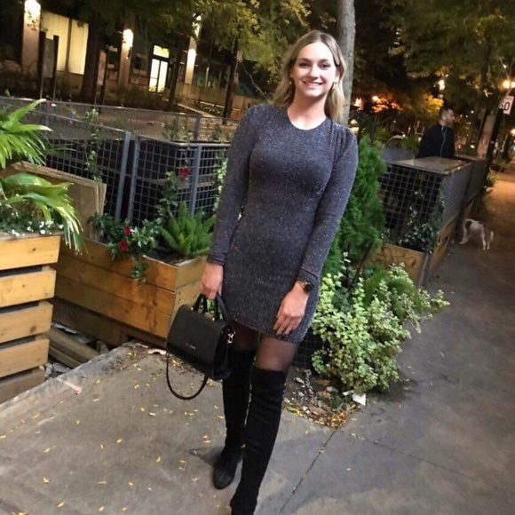 BCBGeneration festive long sleeve dress - Picture 5 of 6